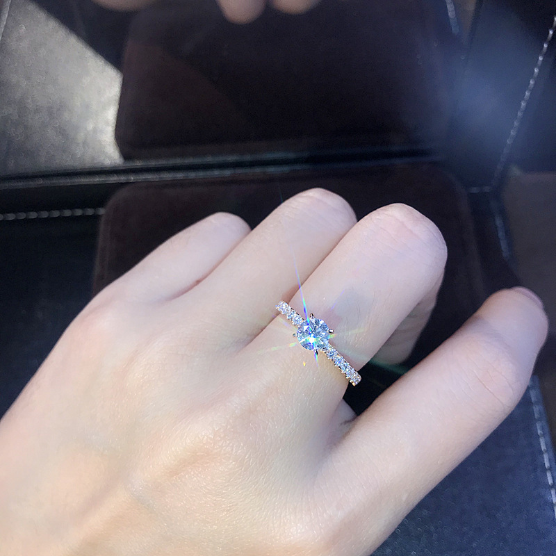Wedding simulation European style simple diamond ring