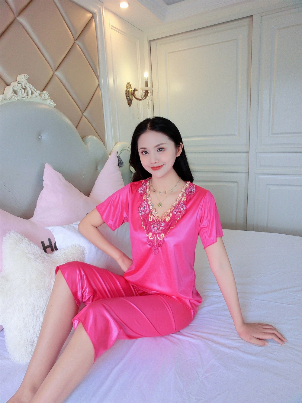 Ice silk V-neck cropped pants lace pajamas 2pcs set