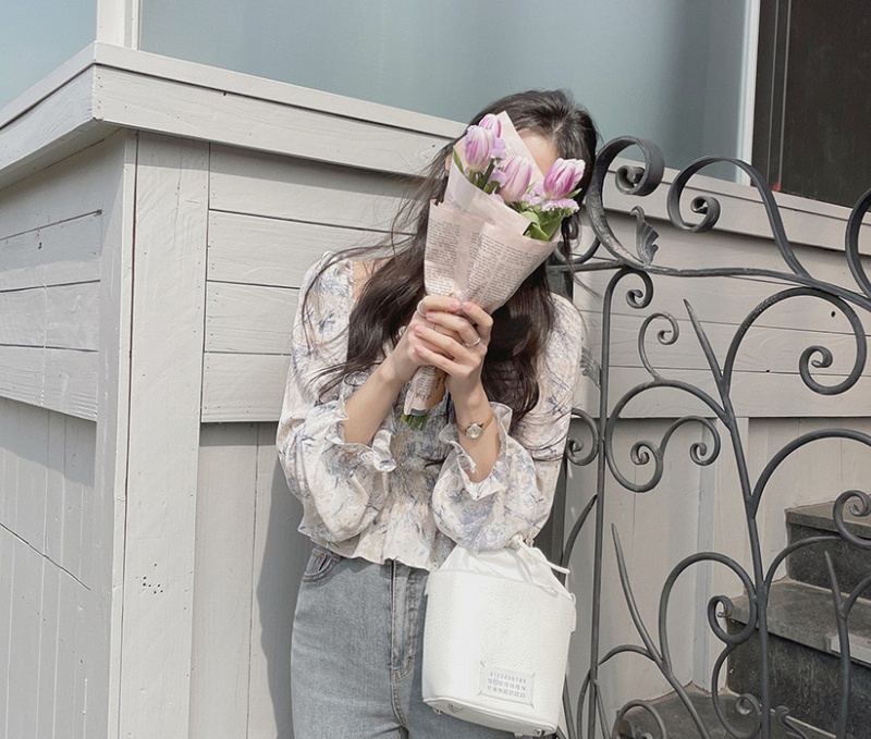 Floral little sexy chiffon long sleeve shirt