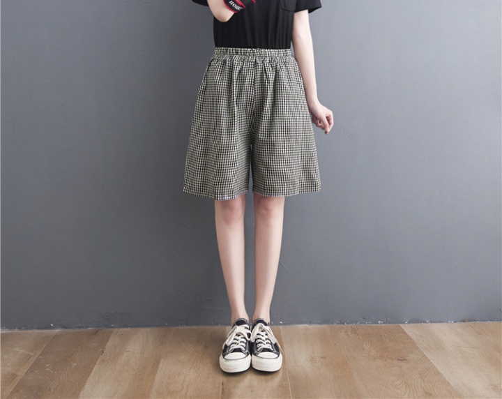 Casual plaid loose enlarge shorts for women