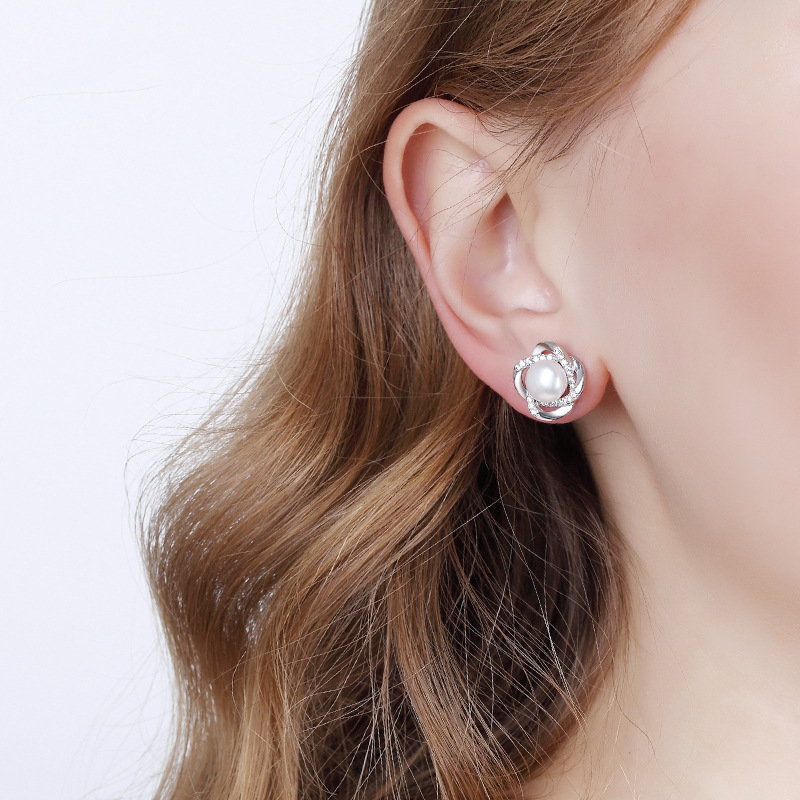 Fashion temperament earrings gold stud earrings