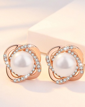 Fashion temperament earrings gold stud earrings