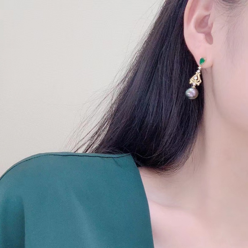 Gold fashion stud earrings temperament long accessories