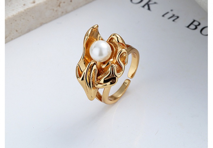 Luxurious petal sterling silver ring for women