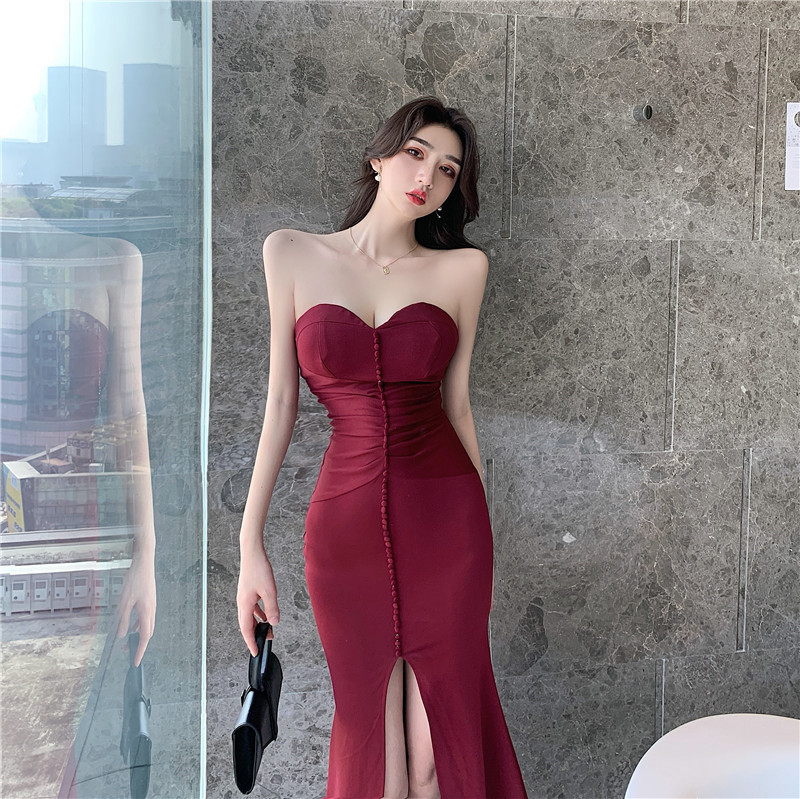 Sexy bottoming wrapped chest fold long slim dress