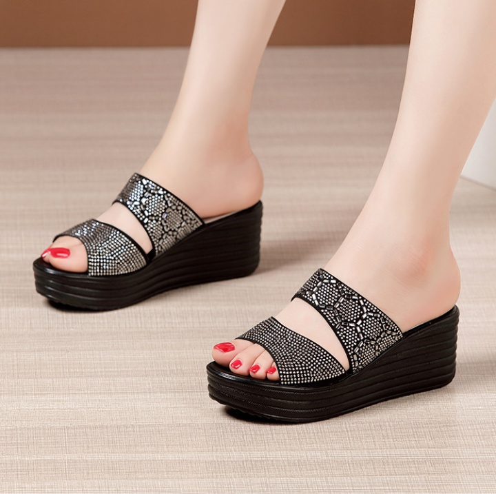 All-match thick crust platform diamond middle-heel slippers