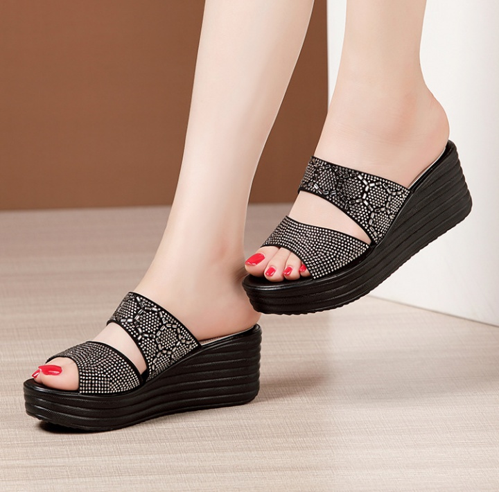 All-match thick crust platform diamond middle-heel slippers