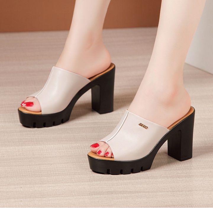 Large yard thick platform thick crust summer slippers