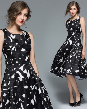 Jacquard ink black-white slim sleeveless printing dress