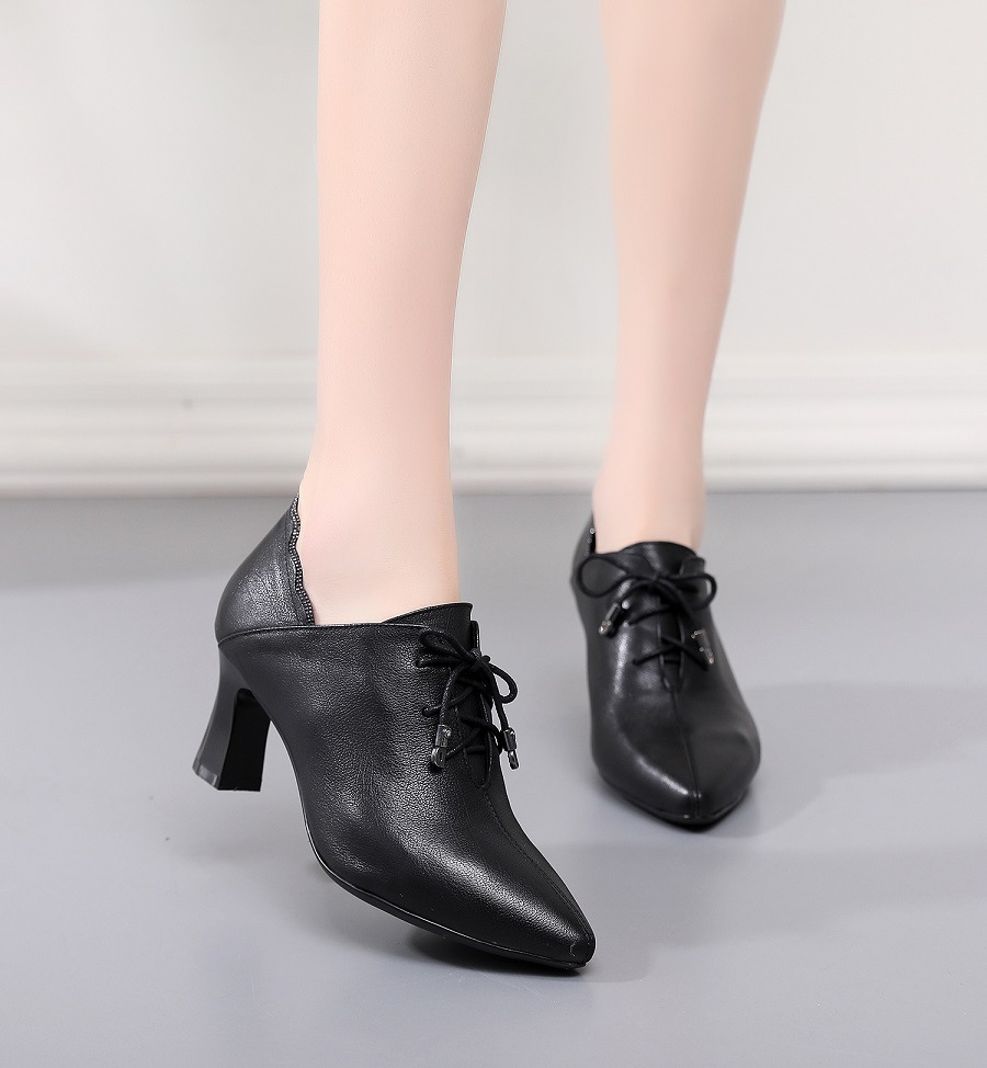 Pointed fashion first layer cowhide shoes for women