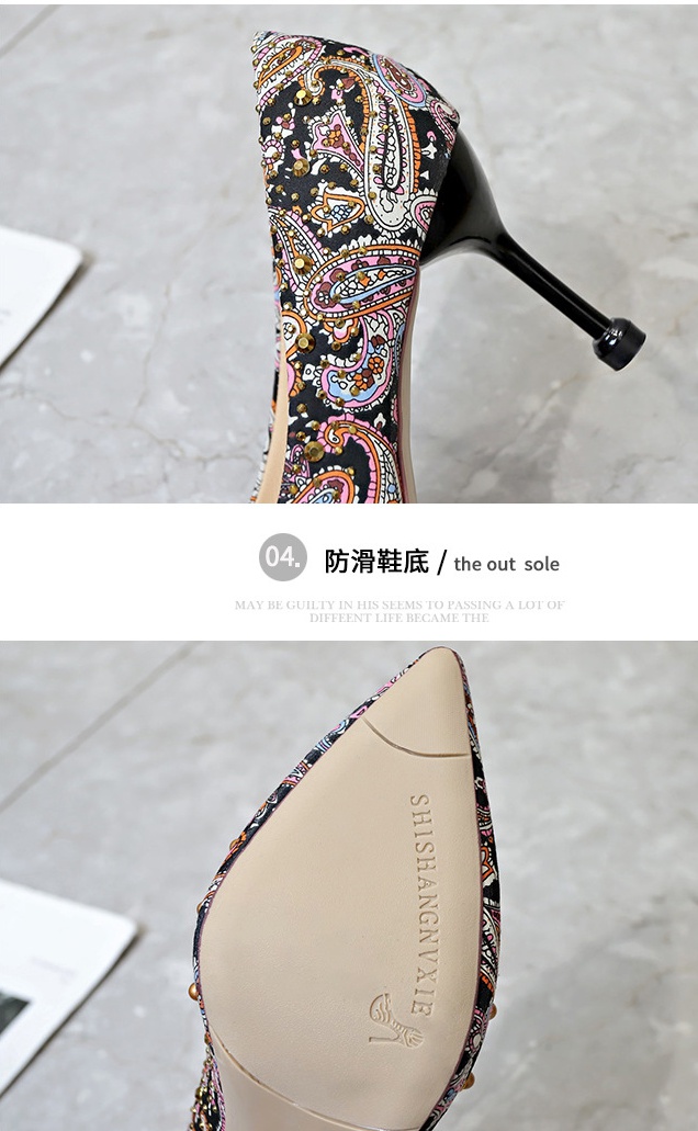 Red high-heeled shoes Chinese full dress for women