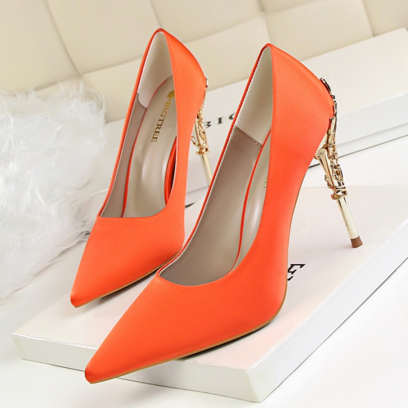 Korean style low wedding shoes metal sexy shoes for women