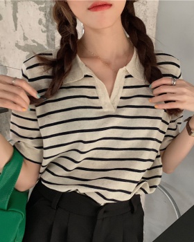 Short sleeve loose V-neck stripe sweater
