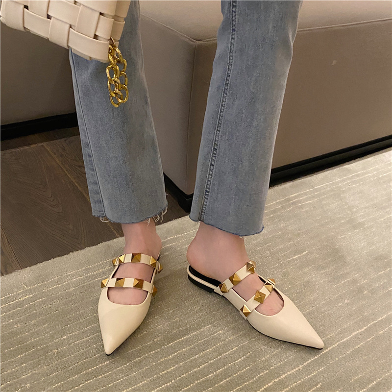 Fashion rivet pointed flat Korean style slippers