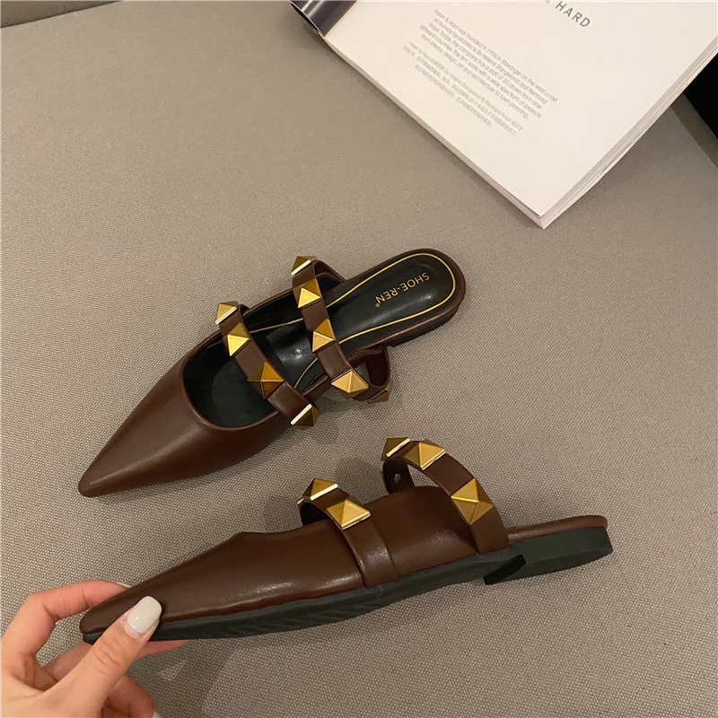 Fashion rivet pointed flat Korean style slippers