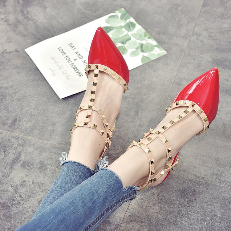 Pointed hasp nude color high-heeled shoes for women
