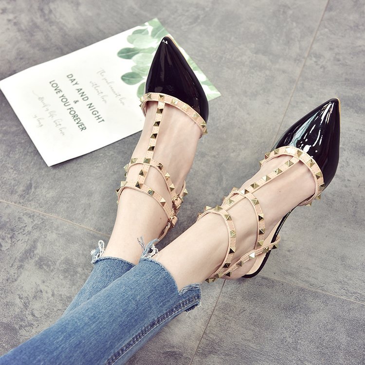 Pointed hasp nude color high-heeled shoes for women