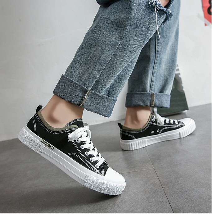 Korean style youth board shoes Casual shoes for men