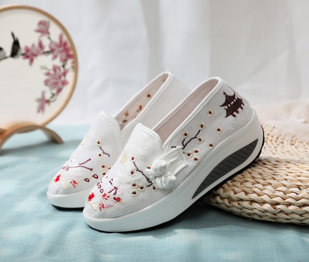 Spring and autumn lady cloth shoes cozy shake shoes
