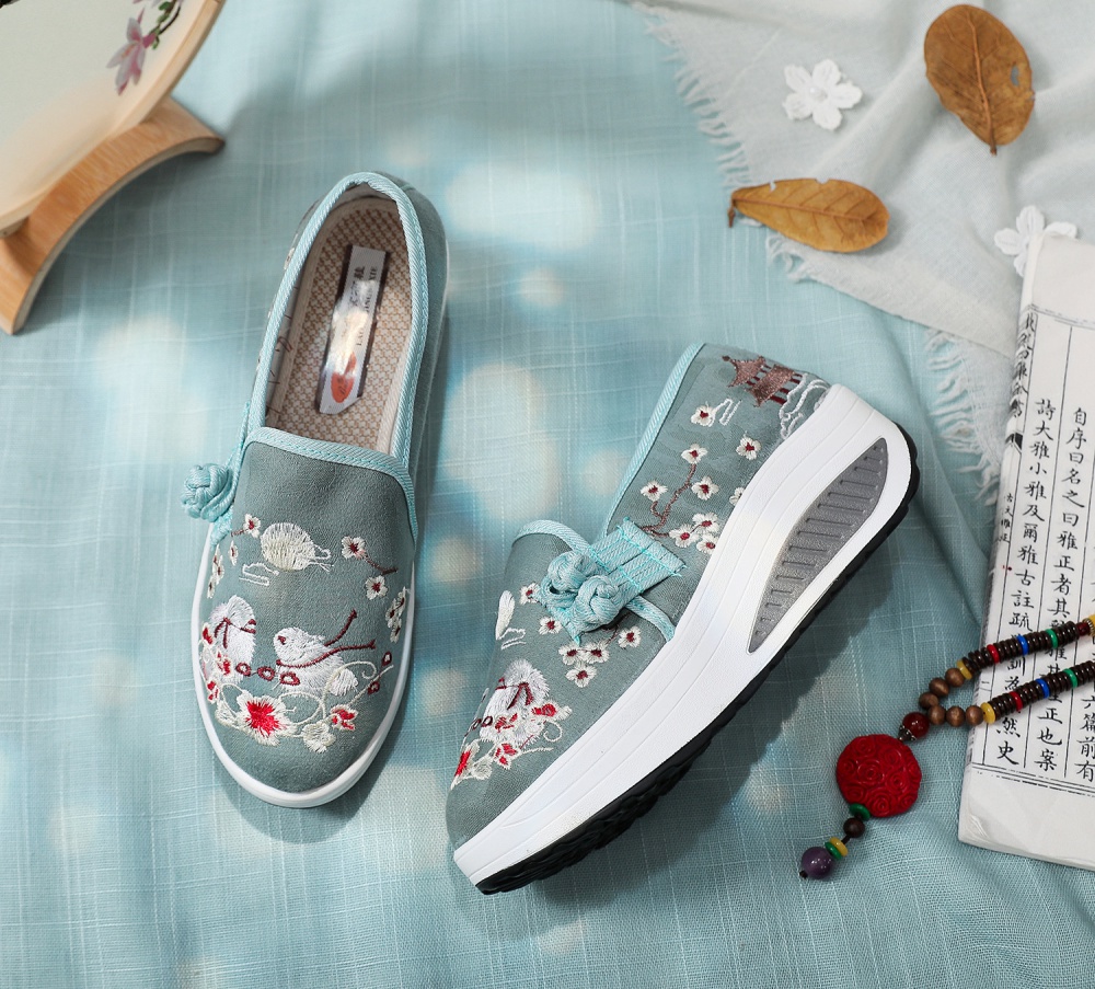 Spring and autumn lady cloth shoes cozy shake shoes