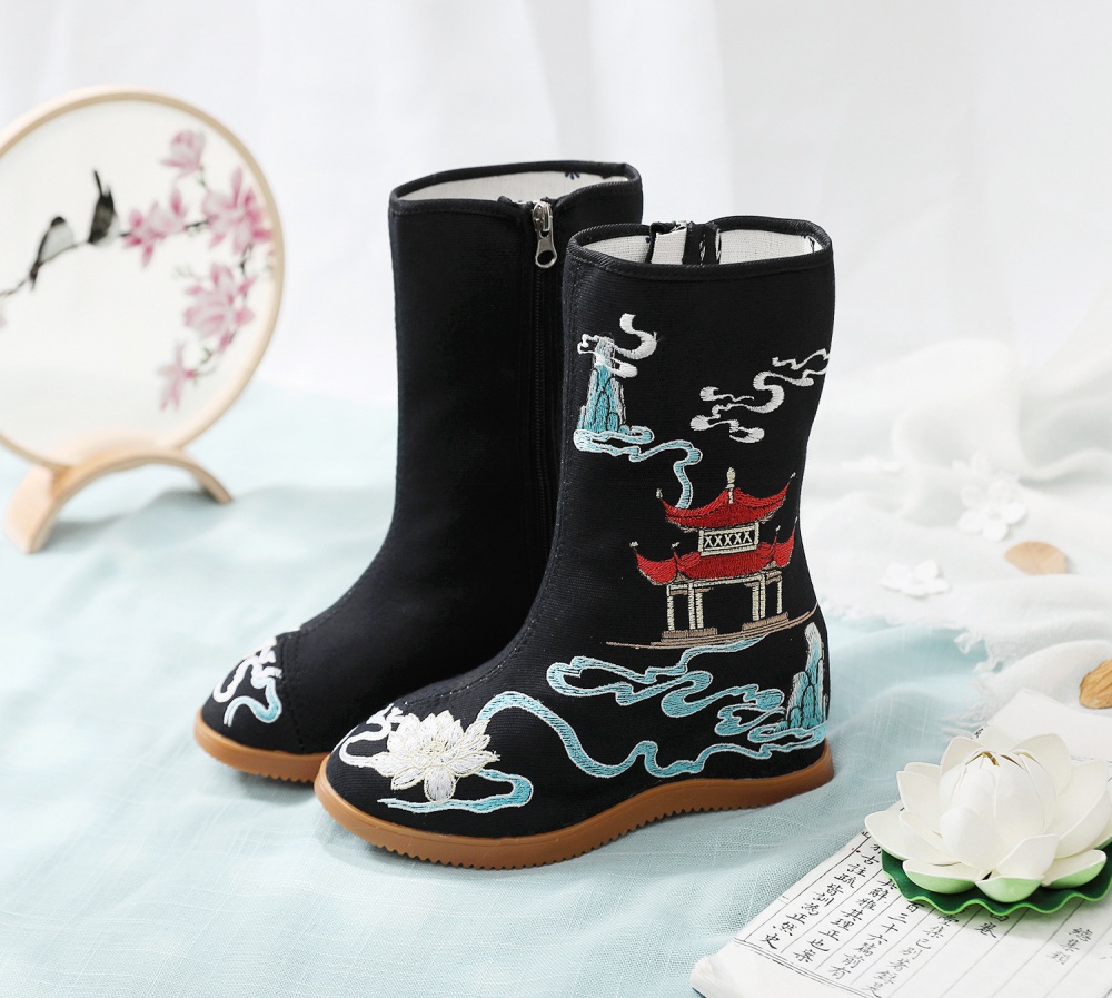 Embroidered autumn boots within increased women's boots