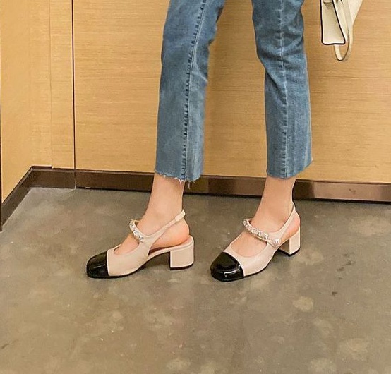 Summer round shoes fashion and elegant sandals