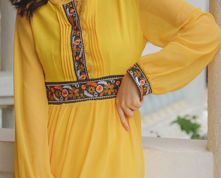 Vacation travel embroidered slim dress for women
