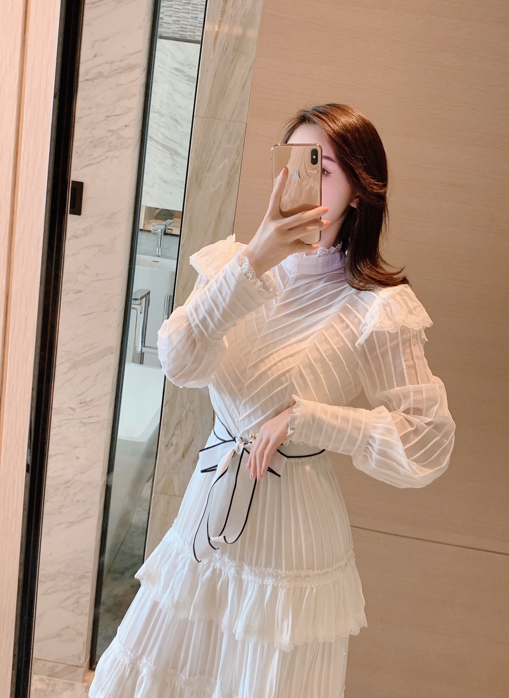 Cstand collar white high waist long sleeve cake dress