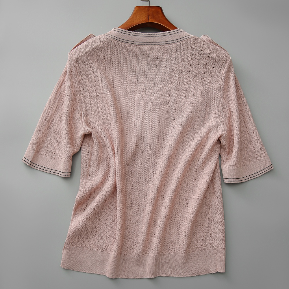 Pink buckle fashion and elegant temperament sweater