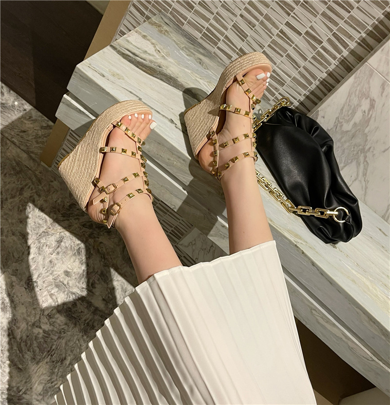 Trifle high-heeled shoes rome sandals for women