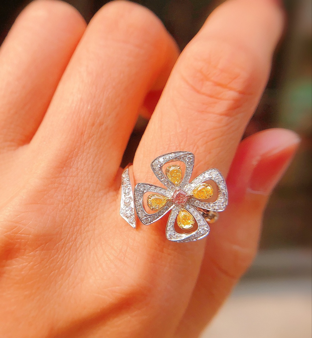 Flowers crystal opening ring