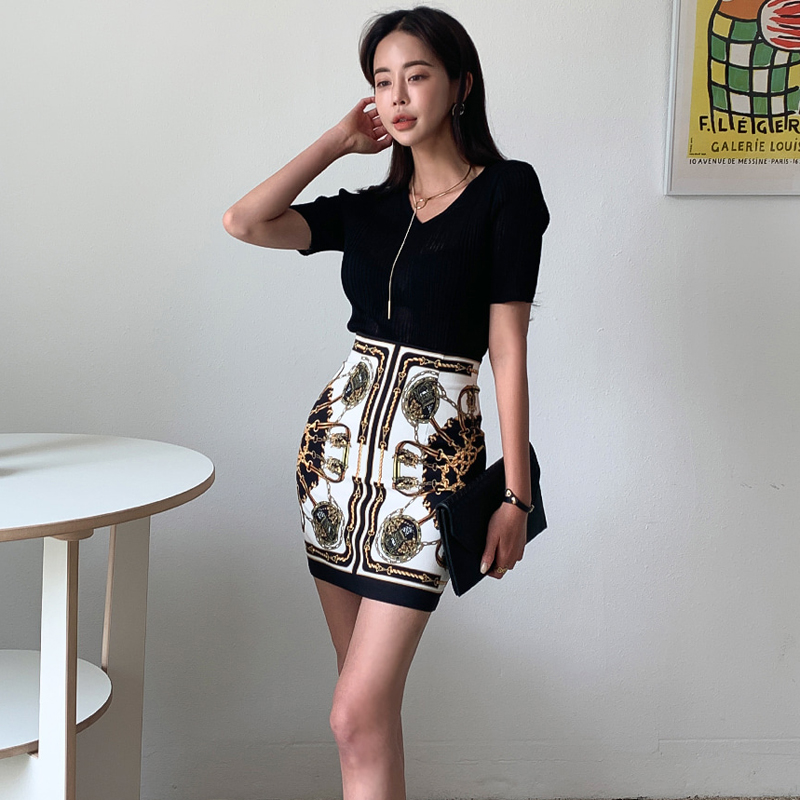 Fashion V-neck tops printing slim skirt 2pcs set