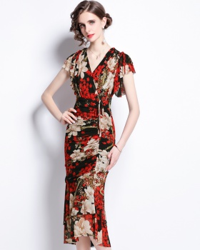 Short sleeve lotus leaf package hip V-neck printing fold dress