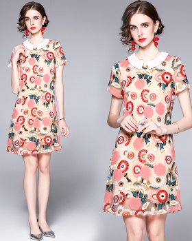 Temperament doll collar embroidered dress for women