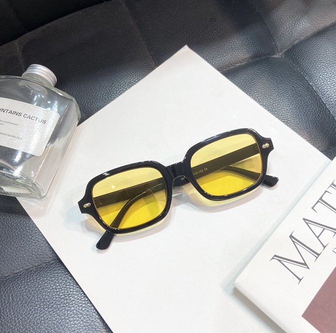 Shade personality retro square frame Sunglasses for women