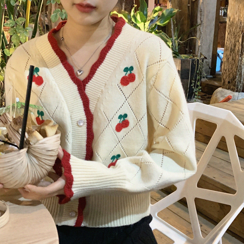 Spring and autumn knitted tops lovely coat for women
