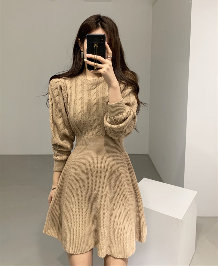 Western style pinched waist round neck knitted dress