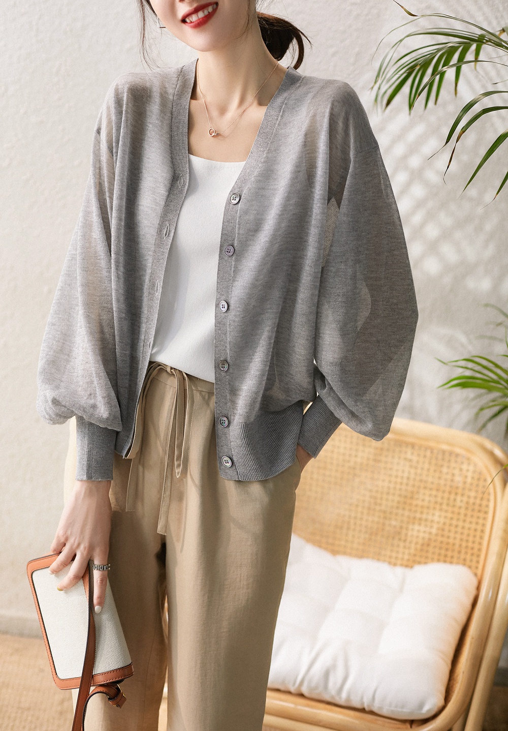 V-neck breathable autumn and winter sweater summer light cardigan
