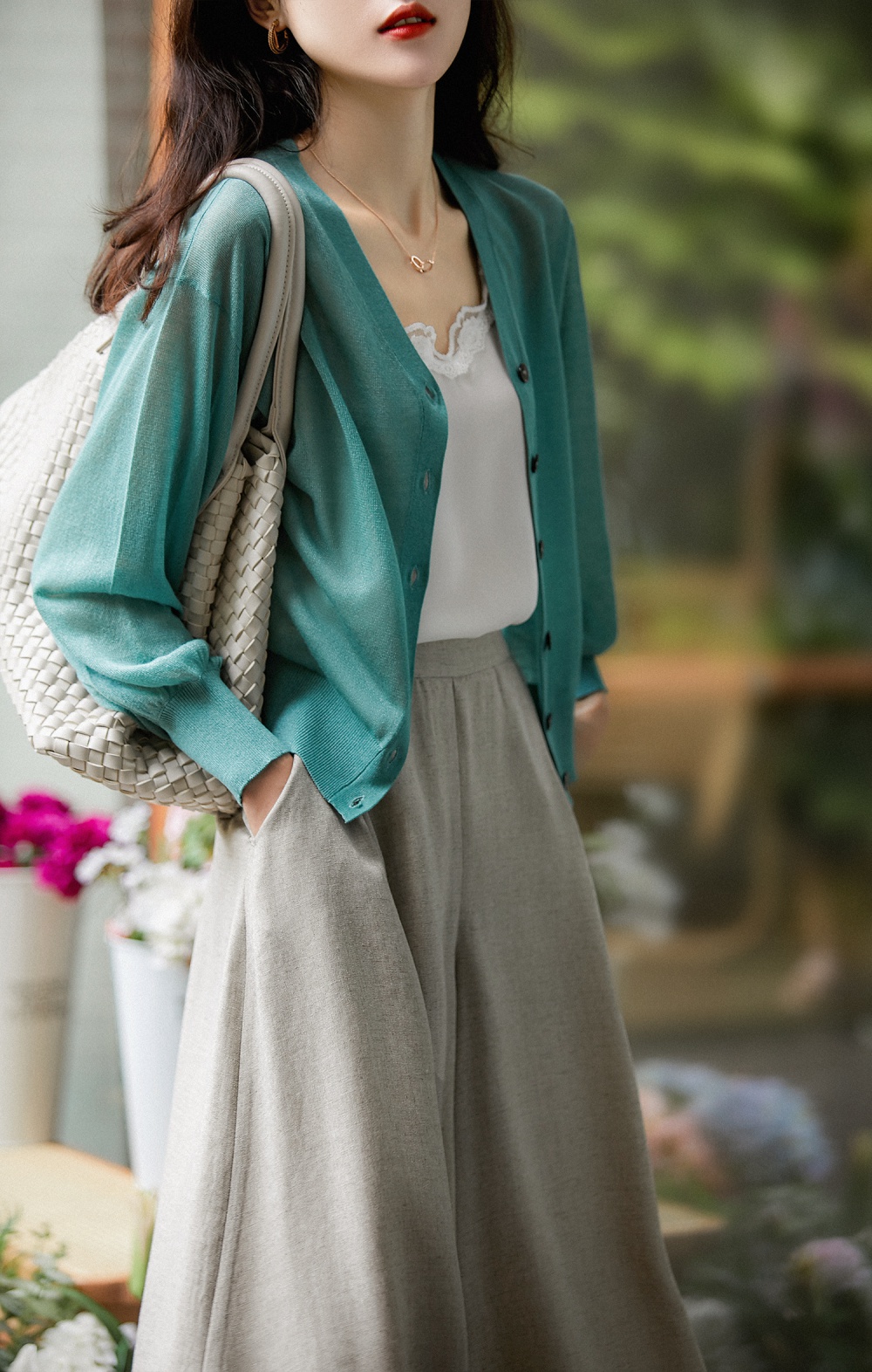 V-neck breathable autumn and winter sweater summer light cardigan