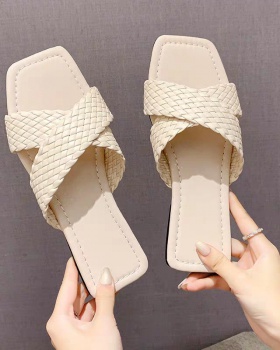 Flat summer fashion slippers
