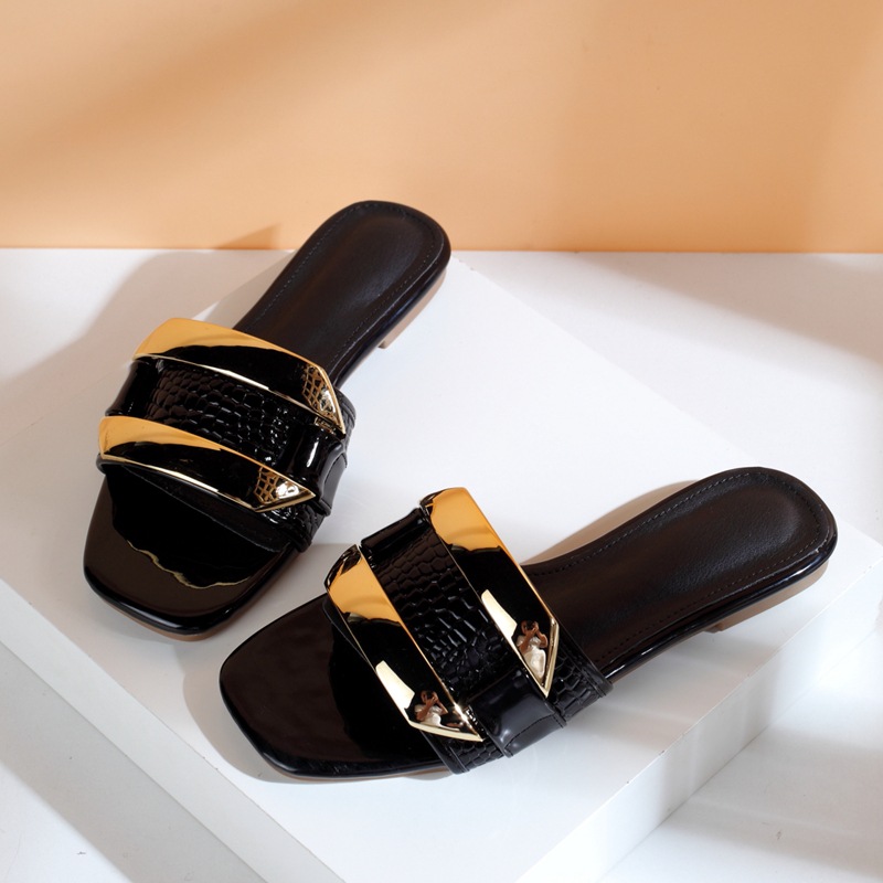 Large yard flat retro big buckle summer slippers for women