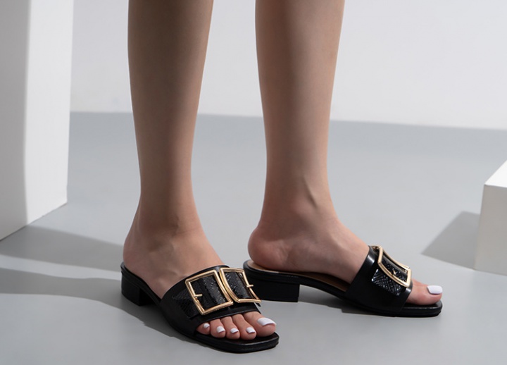 Thick classic open toe cozy retro side buckle sandals for women
