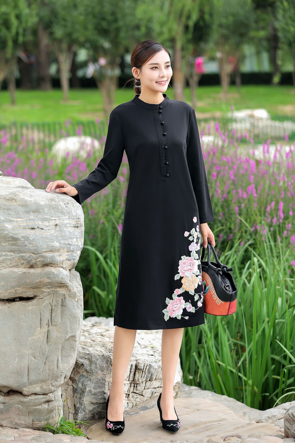 Embroidered flowers cheongsam bottoming dress for women