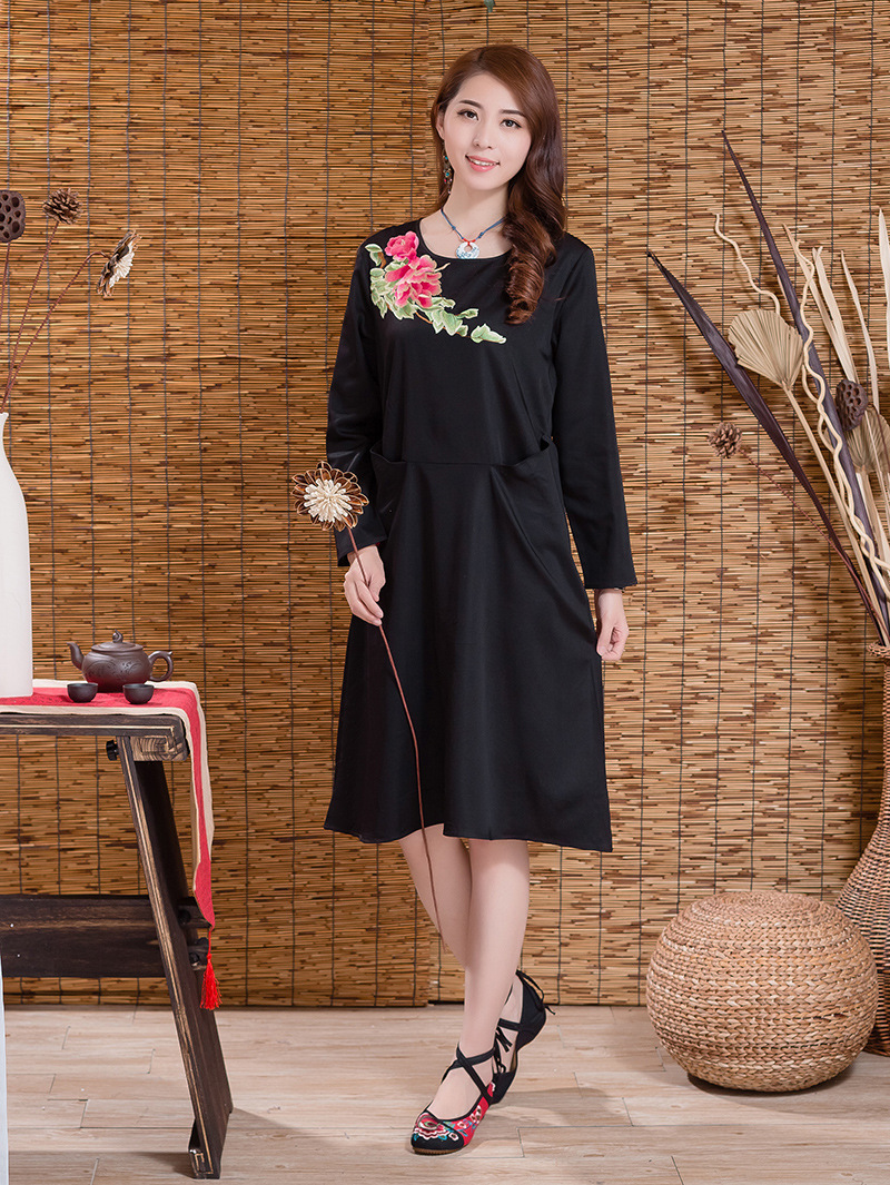 Slim round neck spring and autumn dress for women