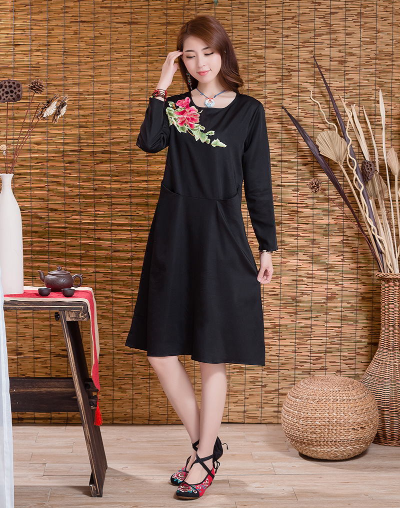 Slim round neck spring and autumn dress for women