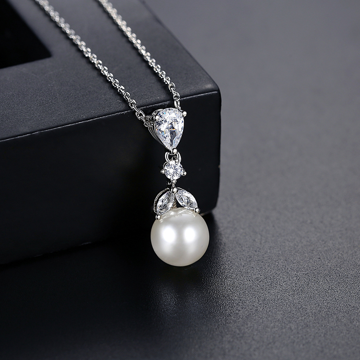 Korean style pendant sweet pearl necklace for women