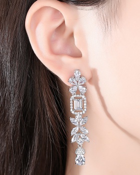 Temperament banquet stud earrings long European style earrings