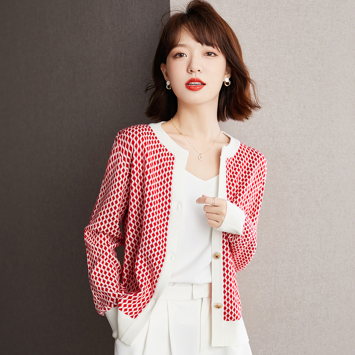 Short knitted coat autumn sweater for women