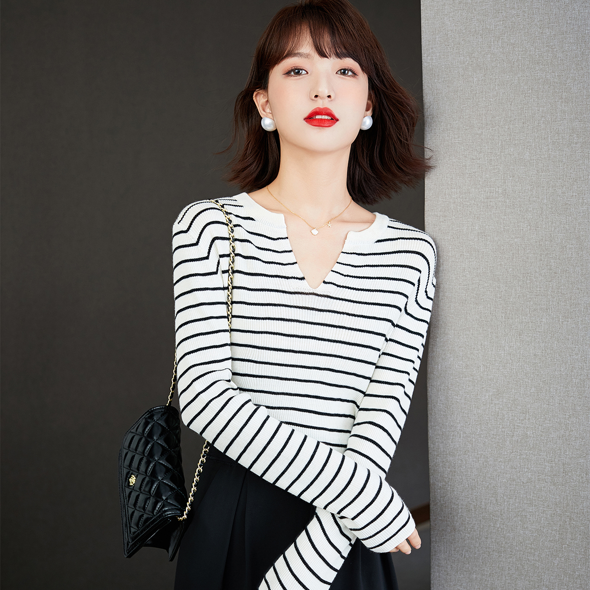 Long sleeve autumn bottoming shirt V-neck pullover sweater