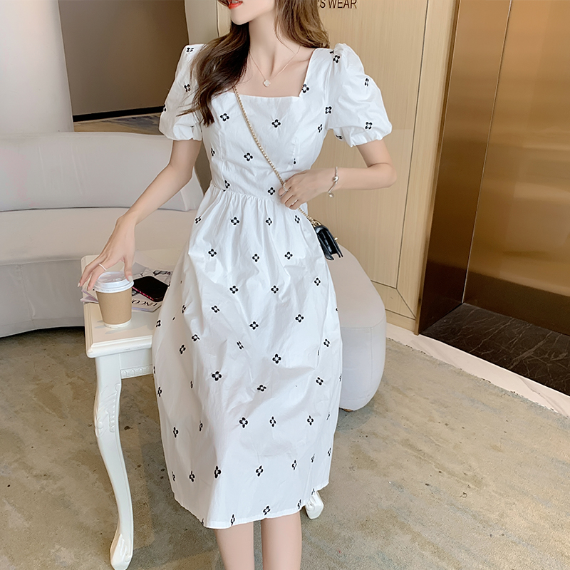 Short sleeve embroidered flowers dress for women